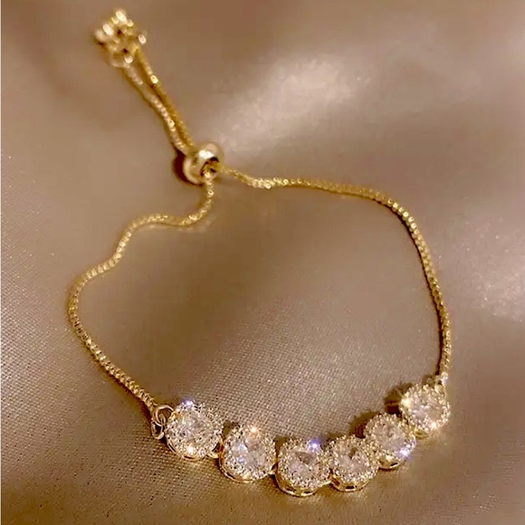 Jewelry - 🧡10/$45🧡NEW Gold Rhinestone Adjustable Bracelet